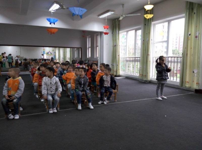 易視界走進校園關(guān)愛孩子視力健康