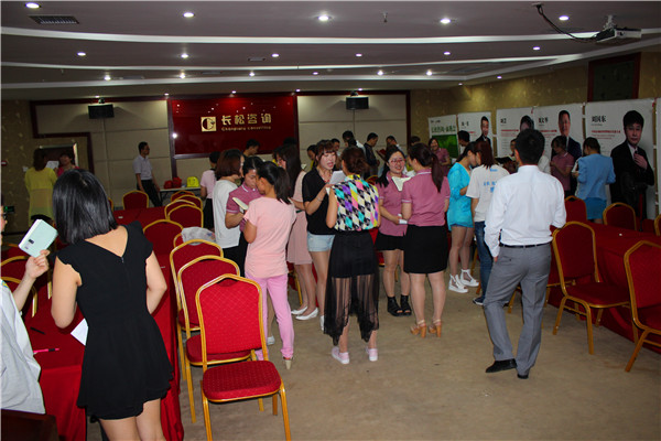 易視界伙伴們現(xiàn)場進(jìn)行互動(dòng)