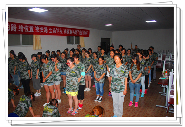 用實際行動告訴我們大家什么叫做責任的隊長