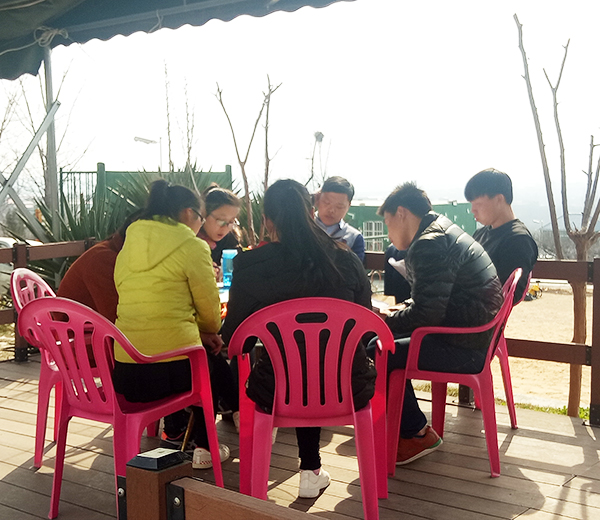 易視界第二期黃埔軍校小伙伴們認真學(xué)習(xí)中