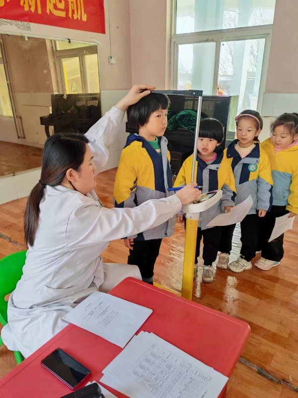 易視界走進校園開展科學防控近視的活動