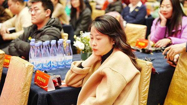 易視界17載感恩如光同行共同守護(hù)清晰視界客戶答謝會圖集