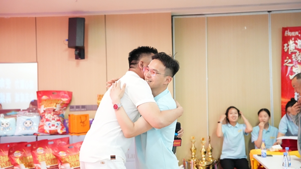 易視界2025年4月嘉獎(jiǎng)會(huì)暨5月啟動(dòng)大會(huì)精彩瞬間