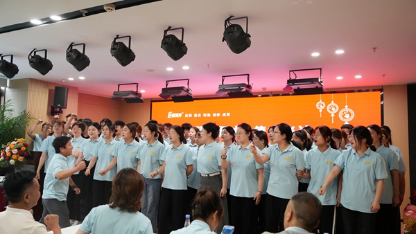 易視界激情的團(tuán)隊(duì)風(fēng)采展示