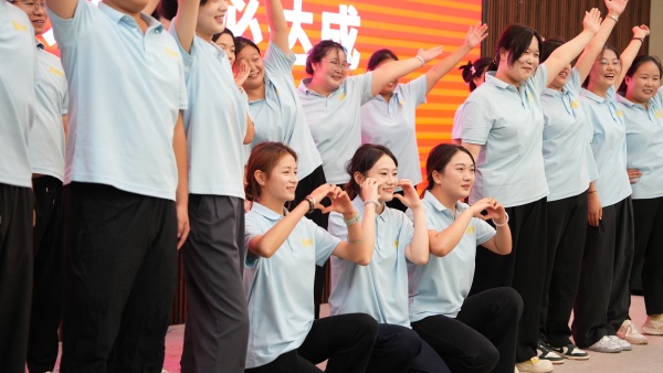 易視界2025年7月嘉獎會暨8月啟動大會精彩瞬間