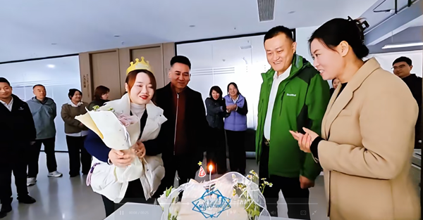 易家人，易起行，易輩子 | 易視界溫暖相伴，共赴最美青春時(shí)光