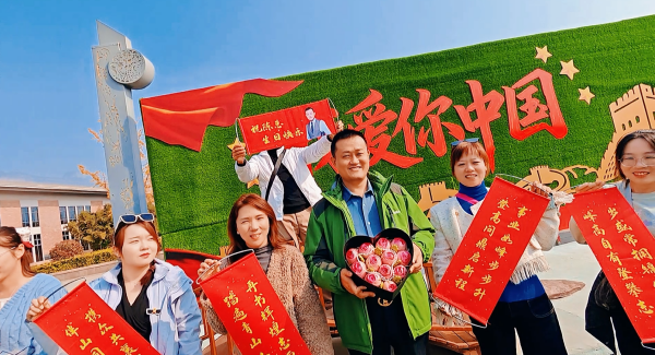 易家人，共歡辰 | 易視界團(tuán)建邂逅生辰，快樂與溫暖加倍！