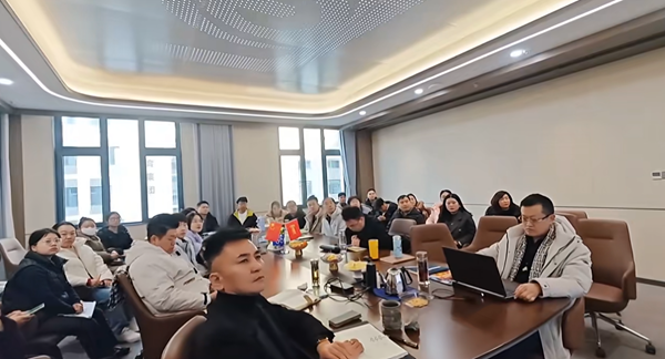 易視界月度管理層會議讓專業(yè)，更可及，讓光明，更持久