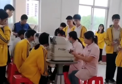 易視界愛眼公益行武宣民中中學(xué)